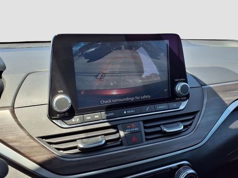 Used 2025 Nissan Altima 2.5 SV FWD image 22