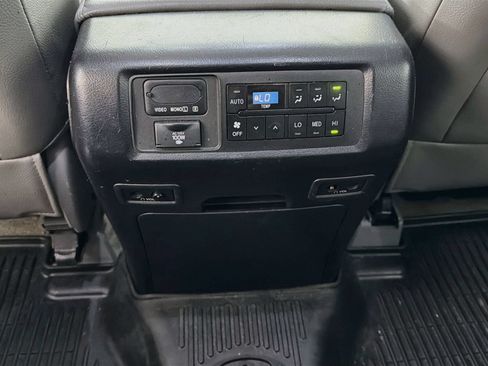 Used 2011 Toyota Sequoia Limited AWD/4WD image 28