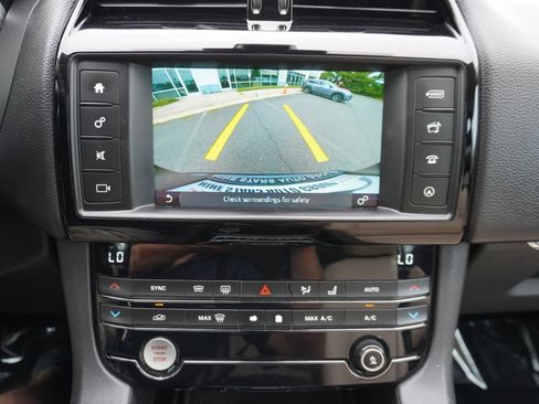 Used 2017 Jaguar F-PACE Premium AWD/4WD image 20