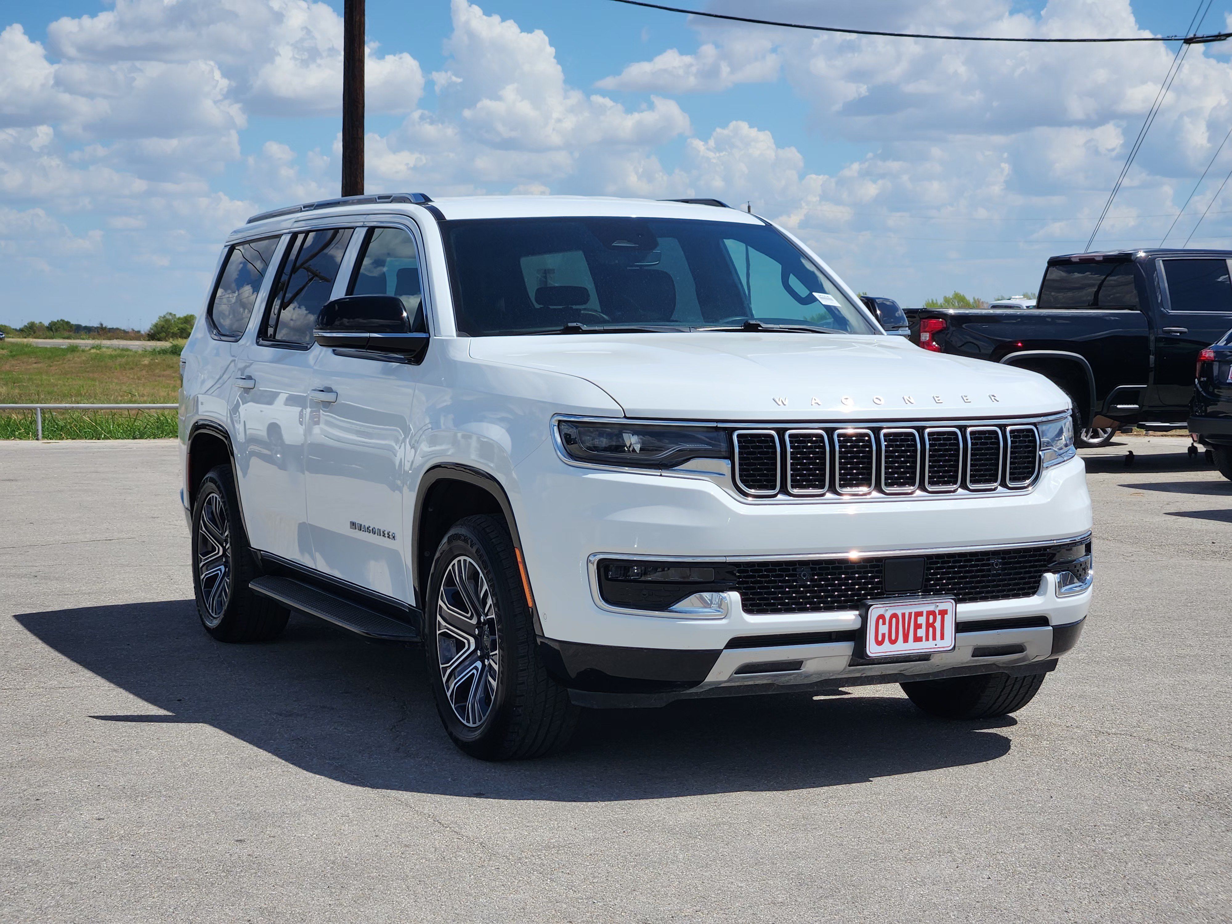 Used 2024 Jeep Wagoneer Series II w/ Flexible Seating Group RWD image 3