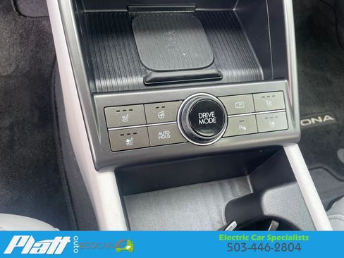 Used 2024 Hyundai Kona Limited FWD image 25