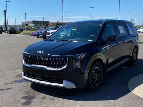 New 2026 Kia Carnival FWD image 3