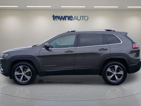 Used 2019 Jeep Cherokee Limited w/ Trailer Tow Group AWD/4WD image 2