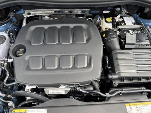 Used 2025 Volkswagen Tiguan SE image 21