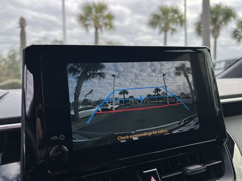 Used 2024 Toyota Corolla SE image 25