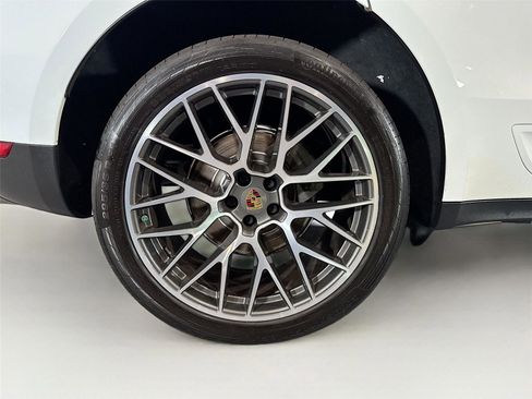 Used 2019 Porsche Macan S AWD/4WD image 37