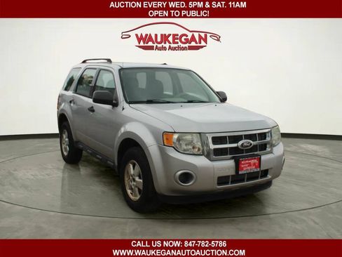 Used 2012 Ford Escape XLS FWD image 2