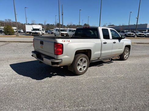 Used 2017 Chevrolet Silverado 1500 Custom w/ Custom Convenience Package image 6