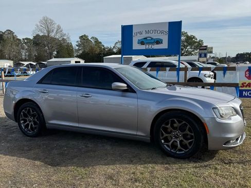 Used 2017 Chrysler 300 S image 1