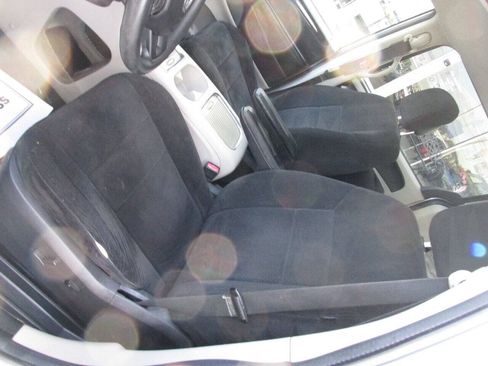 Used 2013 Dodge Grand Caravan SXT FWD image 12
