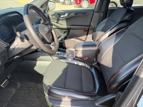Used 2023 Ford Escape ST-Line w/ Tech Pack #1 FWD image 9