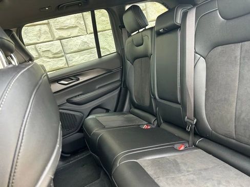 Used 2023 Jeep Grand Cherokee Altitude image 9