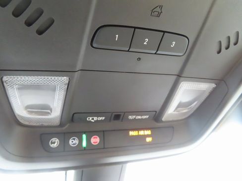 Used 2019 Cadillac XT5 FWD image 31