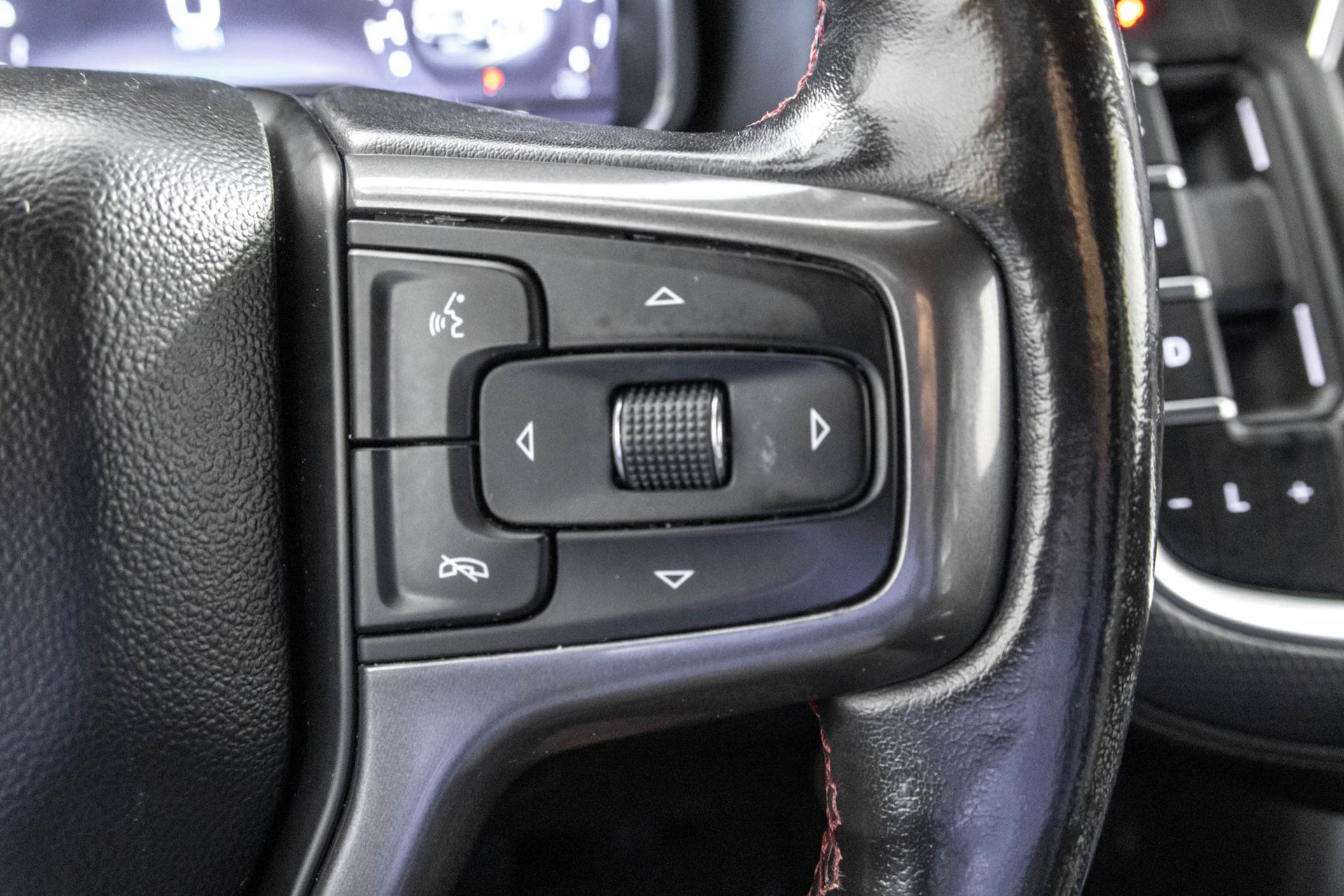Used 2022 Chevrolet Tahoe RST w/ Luxury Package AWD/4WD image 30