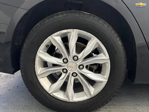 Used 2021 Chevrolet Malibu LT FWD image 29