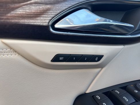 Used 2023 Buick Envision Avenir image 8