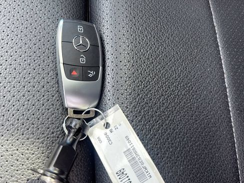 Used 2021 Mercedes-Benz C 300 4MATIC Sedan image 24