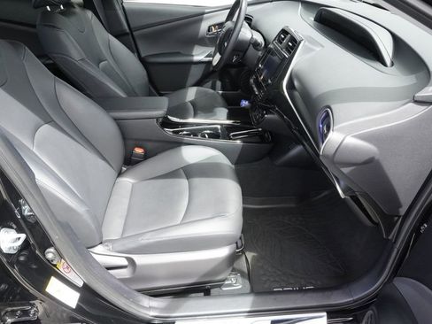 Used 2017 Toyota Prius Four Touring w/ Premium Convenience Package FWD image 23