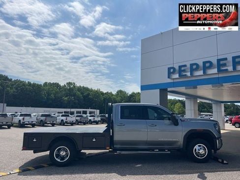 Used 2025 GMC Sierra 3500 SLE w/ SLE Convenience Package AWD/4WD image 7