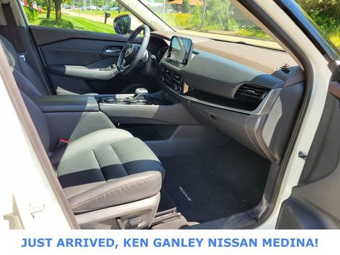 Certified 2023 Nissan Rogue SL w/ SL Premium Package AWD/4WD image 23