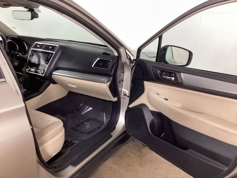 Used 2018 Subaru Outback 2.5i Premium AWD/4WD image 21