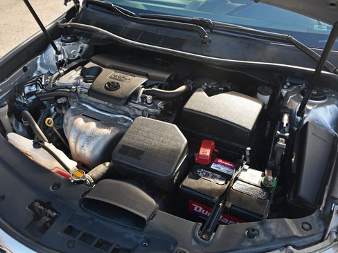 Used 2013 Toyota Camry SE image 23