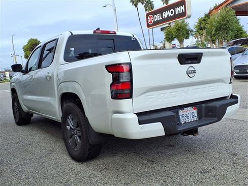 Certified 2025 Nissan Frontier SV w/ SV Convenience Package image 3