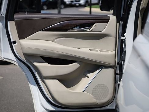 Used 2017 Cadillac Escalade Luxury AWD/4WD image 83