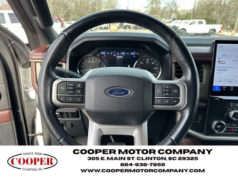 Used 2024 Ford Expedition Limited image 28