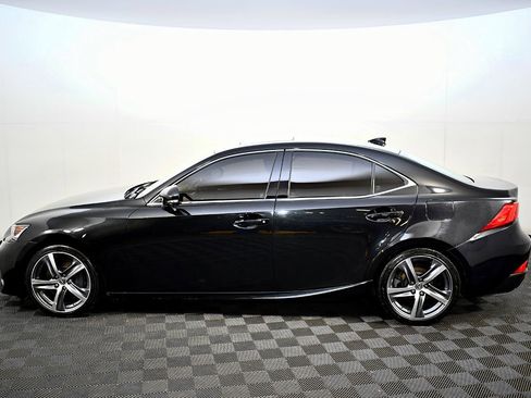 Used 2017 Lexus IS 300 AWD image 12