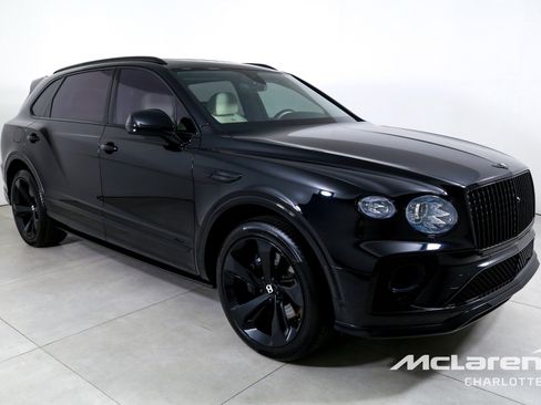 Used 2023 Bentley Bentayga Extended Wheelbase AWD/4WD image 3