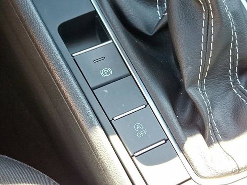 Certified 2024 Volkswagen Jetta Sport image 28