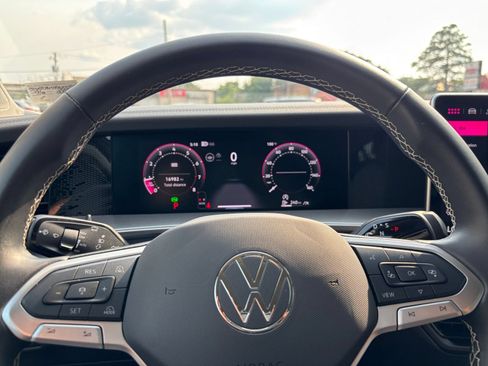 Used 2026 Volkswagen Tiguan SE AWD/4WD image 36
