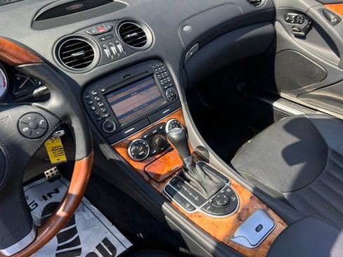 Used 2009 Mercedes-Benz SL 550 w/ Premium I Pkg image 29