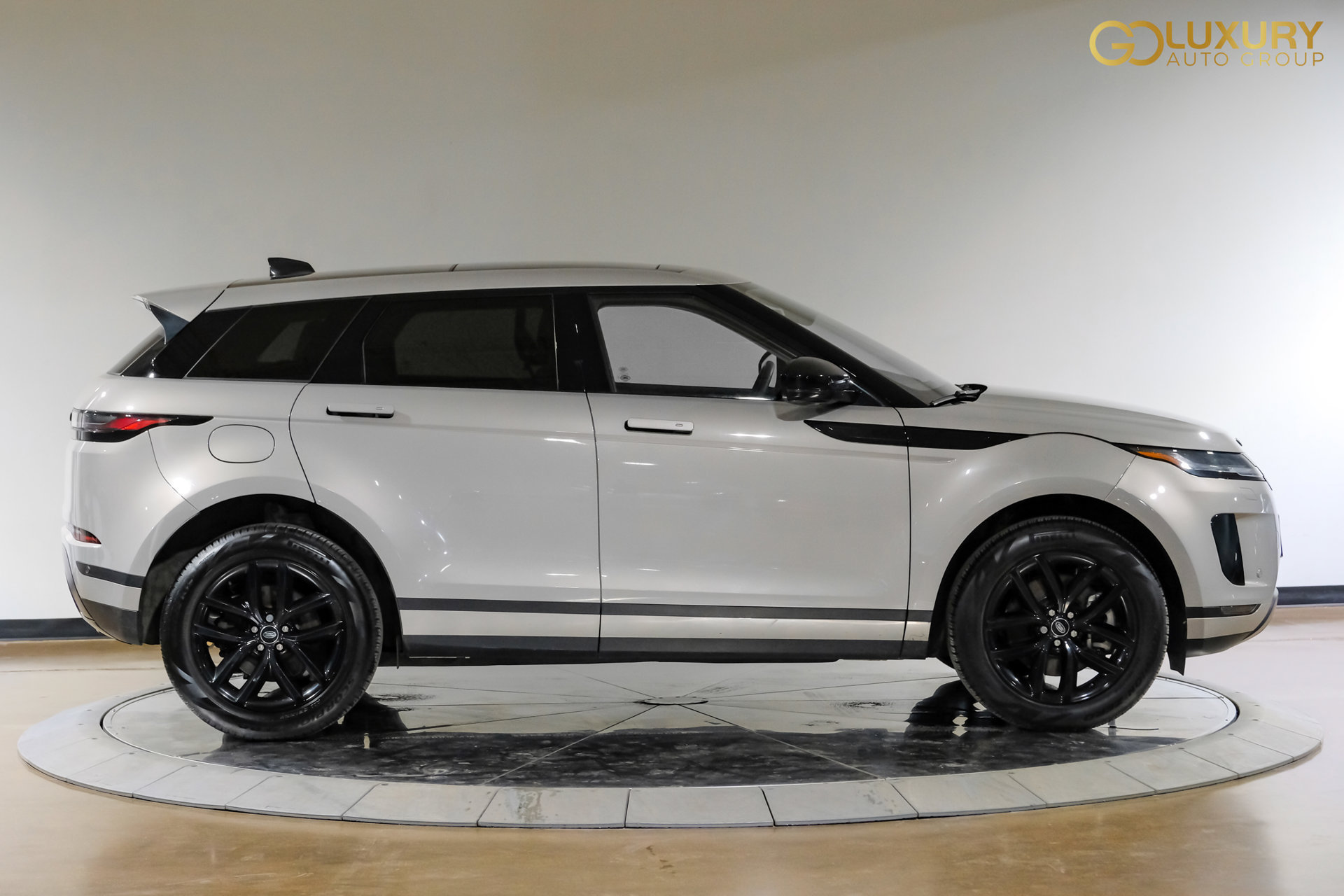 Used 2024 Land Rover Range Rover Evoque S AWD/4WD image 8