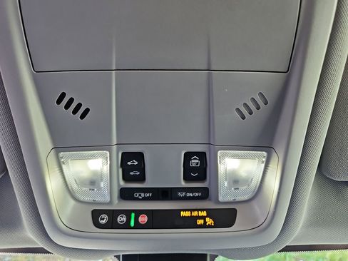 Used 2024 GMC Terrain SLE w/ Driver Convenience Package FWD image 23
