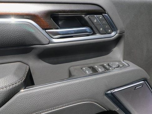 New 2025 GMC Sierra 2500 Denali w/ Denali Reserve Package image 14