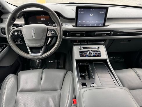 Used 2020 Lincoln Aviator Reserve w/ Equipment Group 202A image 4