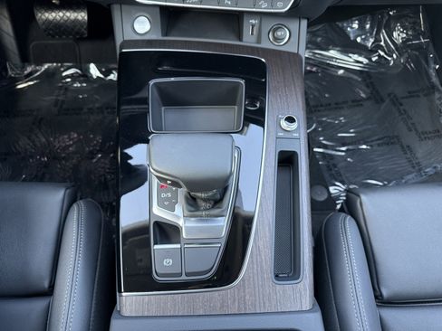 Used 2024 Audi Q5 e Premium w/ Convenience Package image 62
