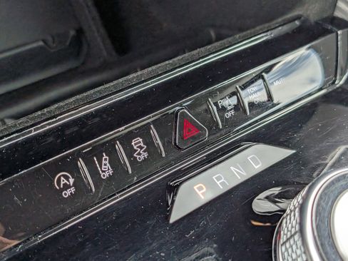 Used 2022 Jeep Wagoneer Series II AWD/4WD image 25