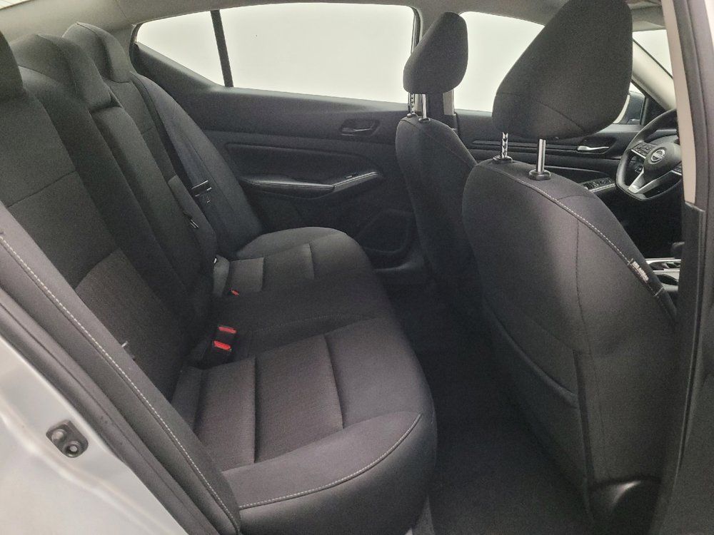 Used 2025 Nissan Altima 2.5 SV FWD image 19