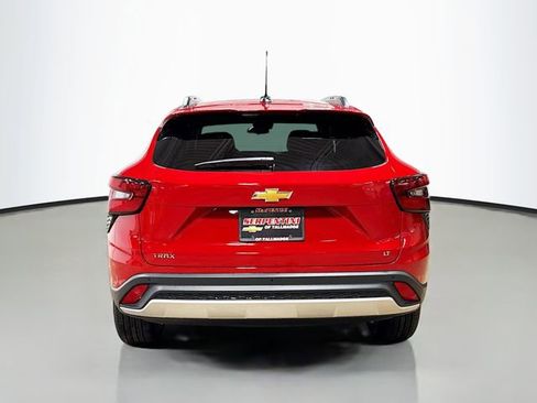 New 2026 Chevrolet Trax LT w/ Driver Confidence Package FWD image 9