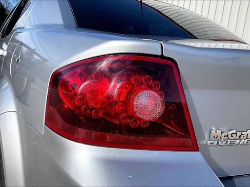 Used 2014 Dodge Avenger SE image 22