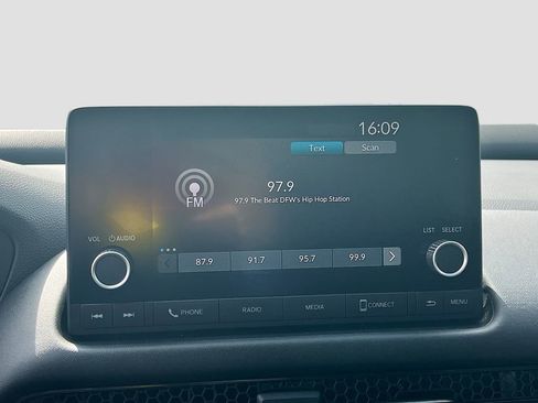 Used 2025 Honda HR-V LX image 14