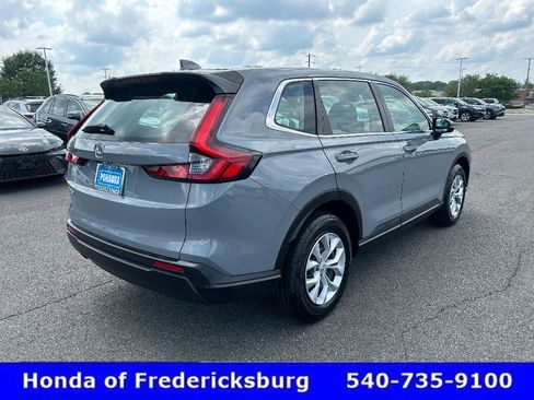 Used 2023 Honda CR-V LX image 6