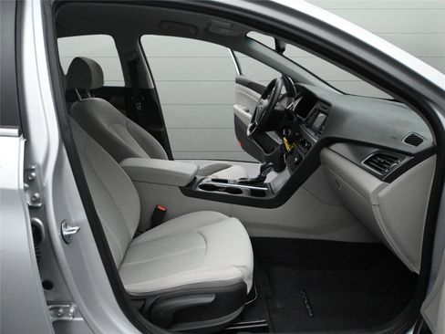 Used 2017 Hyundai Sonata Sport image 17