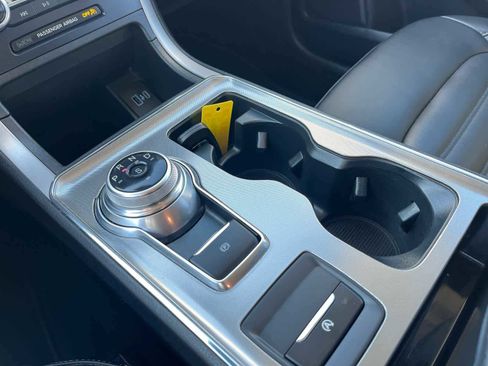 Used 2022 Ford Edge SEL w/ Convenience Package image 40