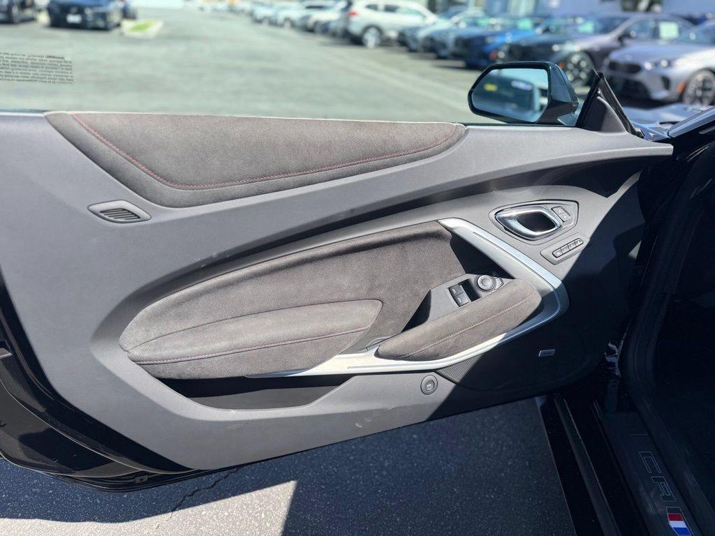 Used 2020 Chevrolet Camaro ZL1 RWD image 11