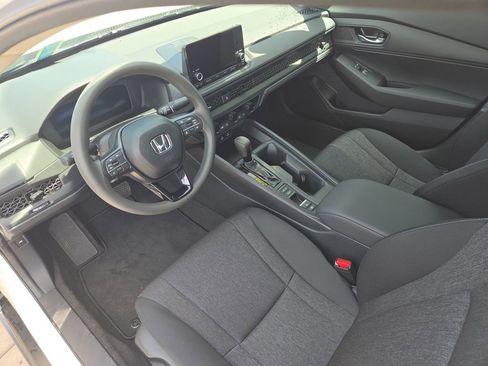 Certified 2025 Honda Accord LX image 25