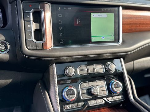 Used 2023 GMC Yukon XL Denali Ultimate AWD/4WD image 15